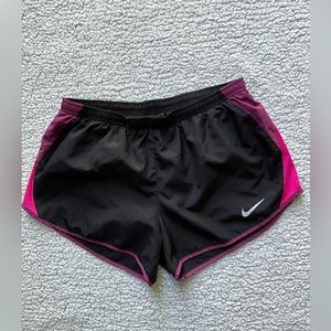 Black nike shorts
